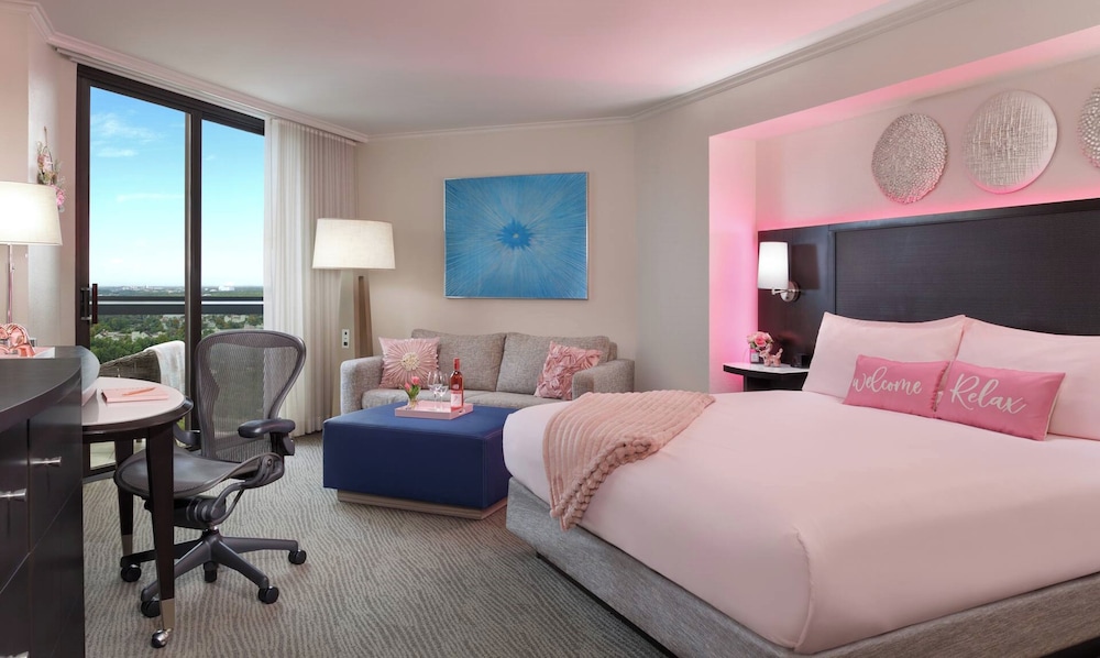 Hilton Orlando Buena Vista Palace - Disney Springs® Area — Hotel rooms in Lake Buena Vista, Florida