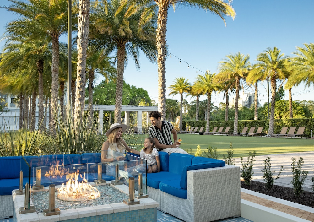 Hilton Orlando Buena Vista Palace - Disney Springs® Area — Restaurant & bars in Lake Buena Vista, Florida
