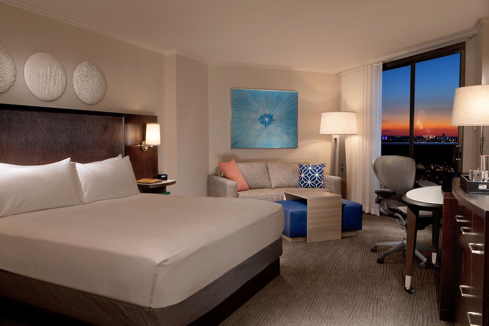 Hilton Orlando Buena Vista Palace - Disney Springs® Area — Hotel rooms in Lake Buena Vista, Florida