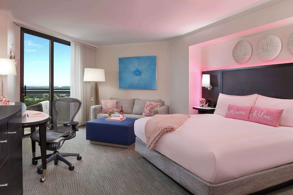 Hilton Orlando Buena Vista Palace - Disney Springs® Area — Hotel rooms in Lake Buena Vista, Florida
