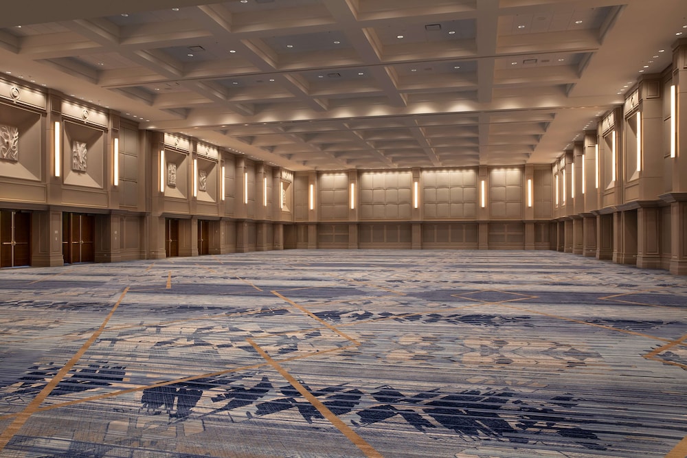 Hilton Orlando Buena Vista Palace - Disney Springs® Area — Hotel building in Lake Buena Vista, Florida