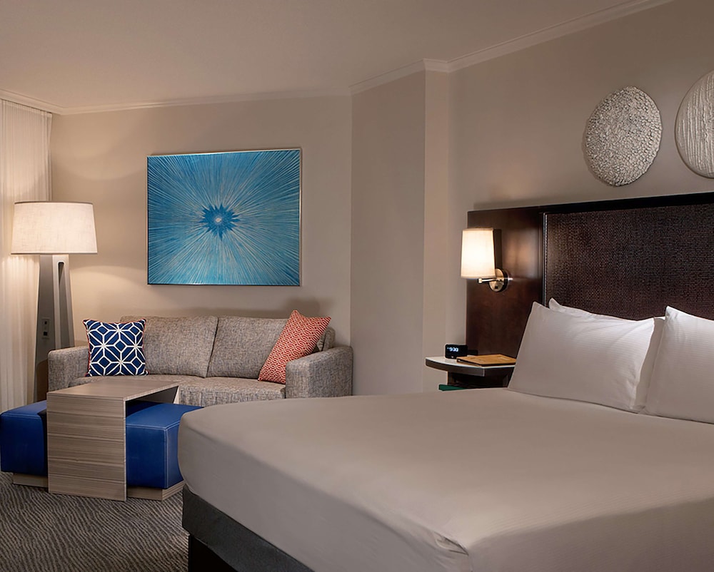 Hilton Orlando Buena Vista Palace - Disney Springs® Area — Hotel rooms in Lake Buena Vista, Florida