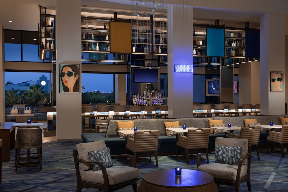 Hilton Orlando Buena Vista Palace - Disney Springs® Area — Restaurant & bars in Lake Buena Vista, Florida
