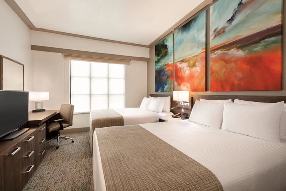 Buena Vista Suites Orlando — Hotel rooms in Orlando, Florida