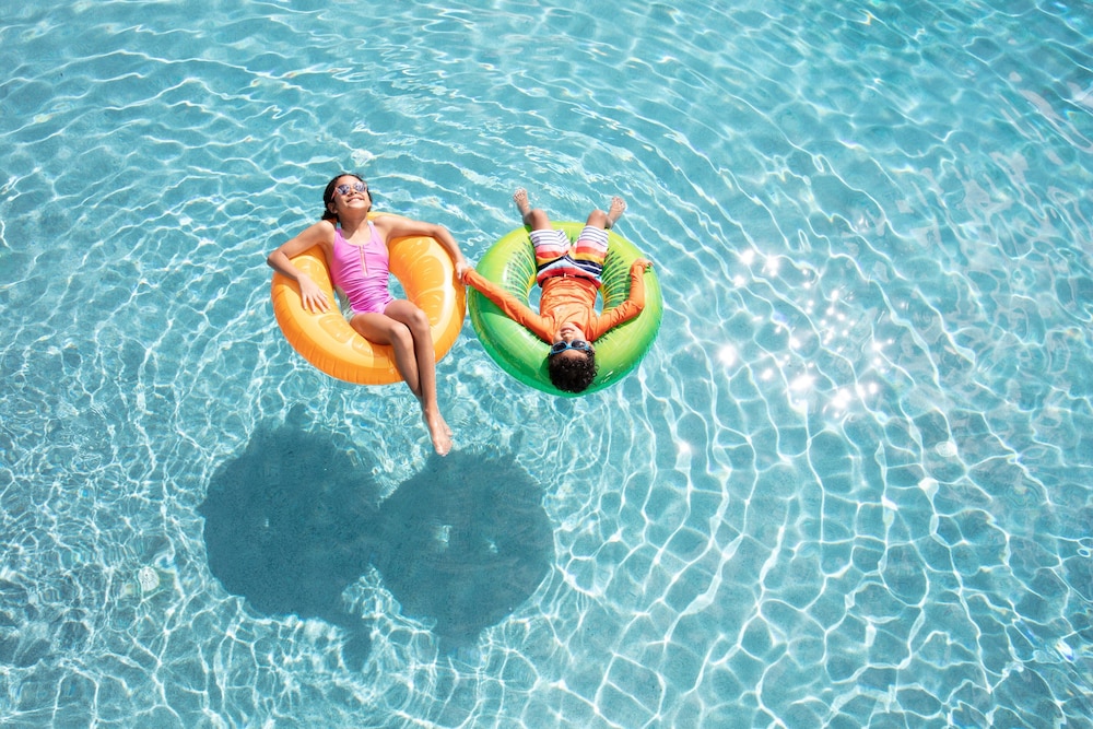 Buena Vista Suites Orlando — Swimming pool in Orlando, Florida