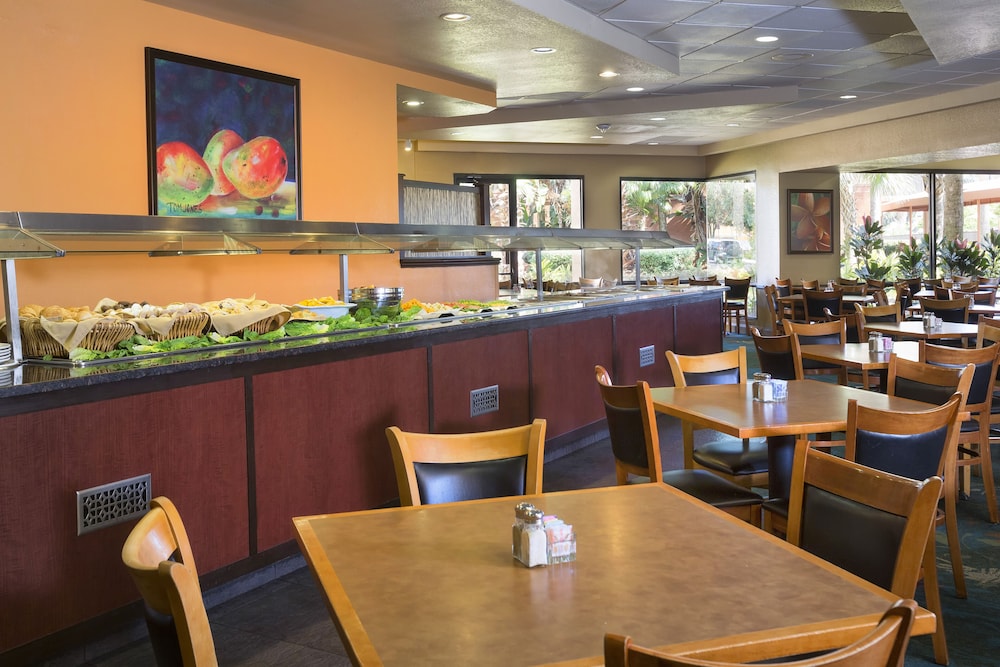 Rosen Inn Lake Buena Vista — Restaurant & bars in Orlando, Florida