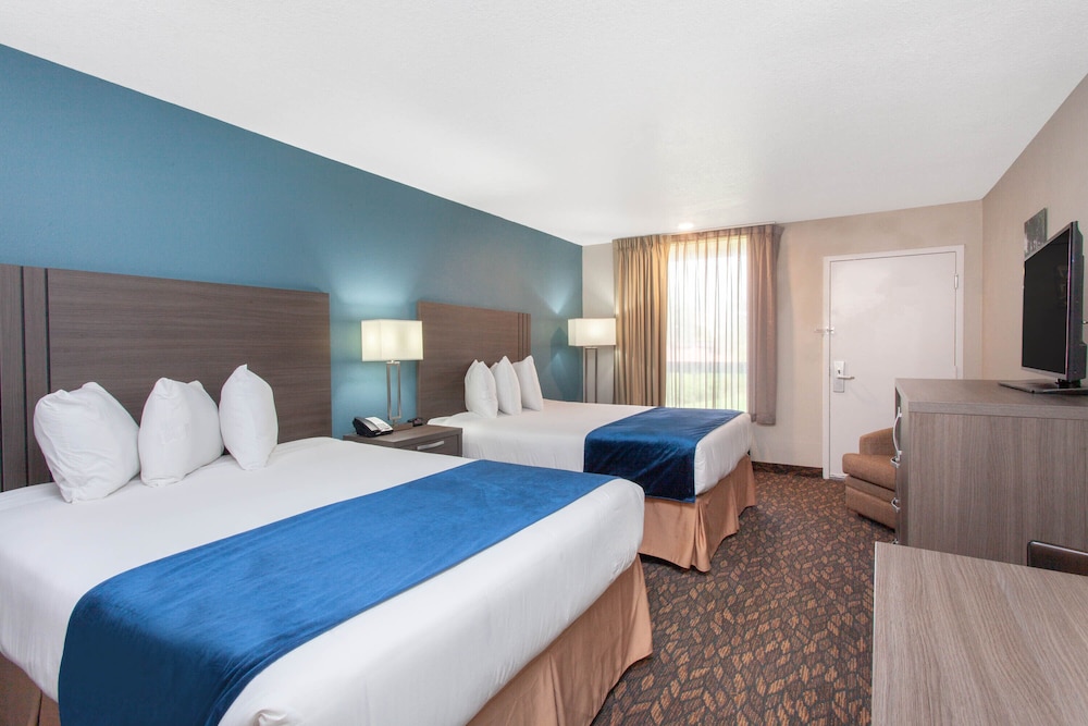 Grand Hotel Orlando at Universal Blvd - Shuttle to Theme Parks — Hotel rooms in Orlando, Florida