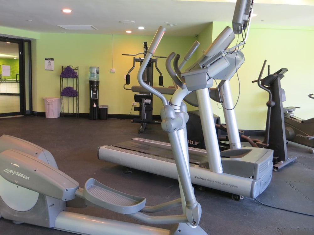 Grand Hotel Orlando at Universal Blvd - Shuttle to Theme Parks — Sports & recreation in Orlando, Florida
