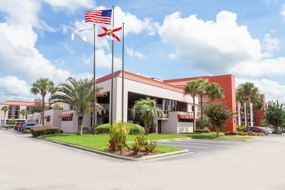 Grand Hotel Orlando at Universal Blvd - Shuttle to Theme Parks — Main photo in Orlando, Florida