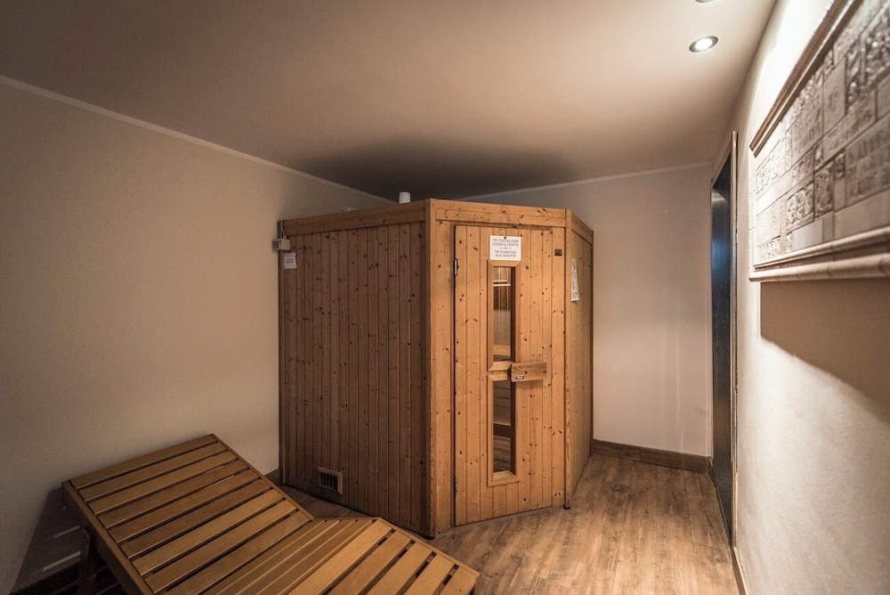Yachting Hotel Mistral — Spa in Sirmione, Lombardy