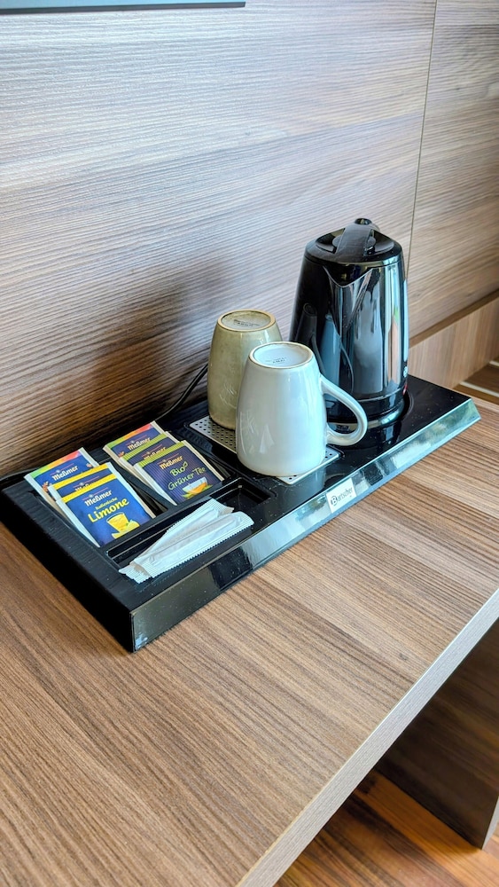 Yachting Hotel Mistral — Hotel rooms in Sirmione, Lombardy