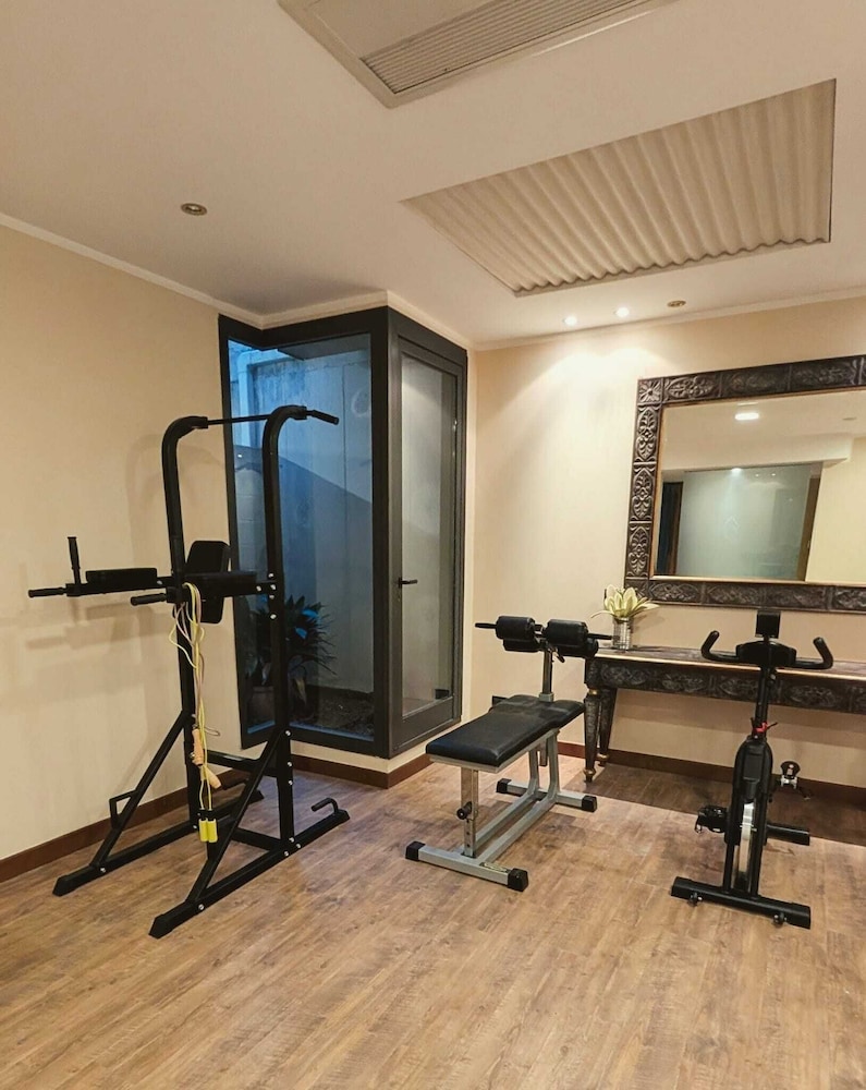 Yachting Hotel Mistral — Sports & recreation in Sirmione, Lombardy