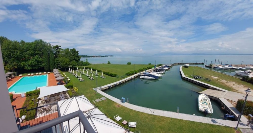 Yachting Hotel Mistral — Attractions in the area in Sirmione, Lombardy