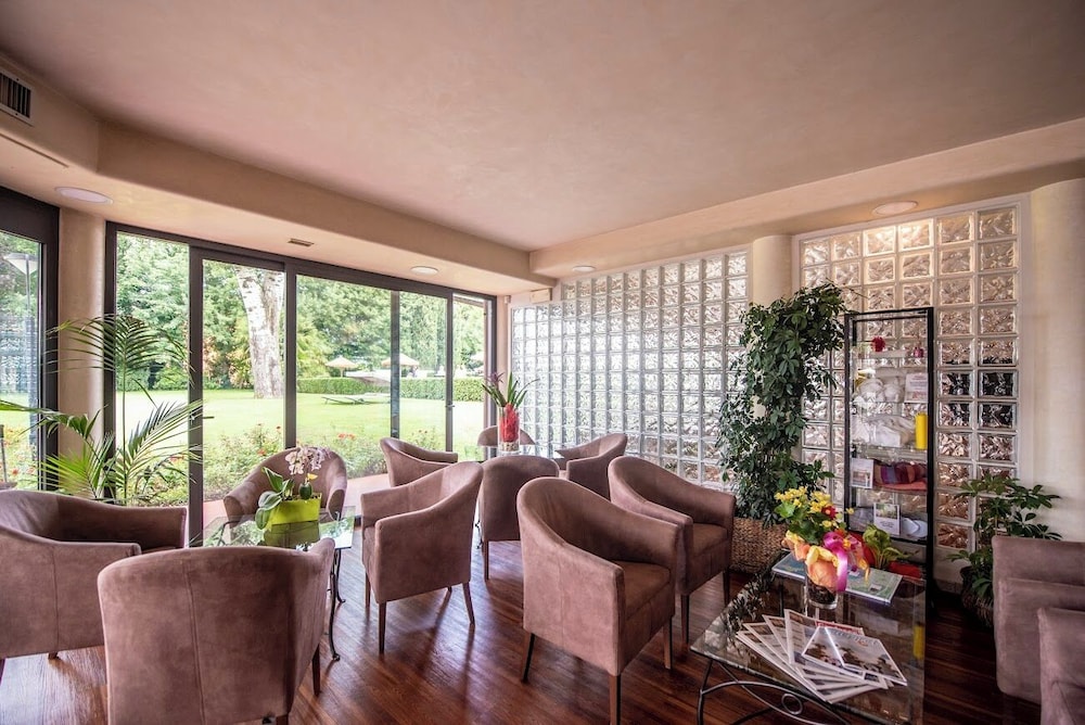 Yachting Hotel Mistral — Spa in Sirmione, Lombardy