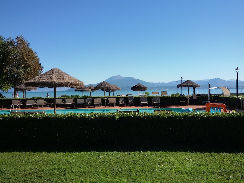 Yachting Hotel Mistral — Swimming pool in Sirmione, Lombardy