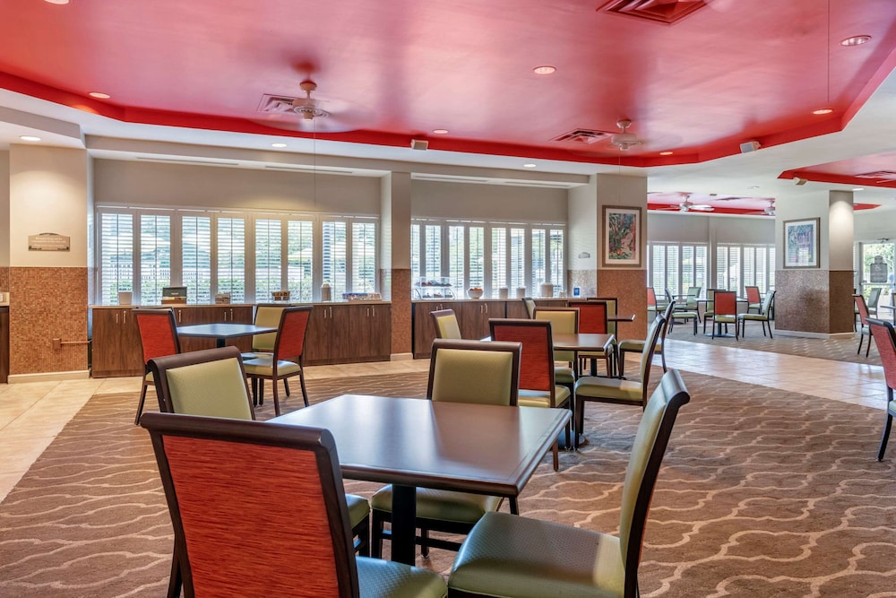 Comfort Suites Maingate East — Restaurant & bars in Kissimmee, Florida