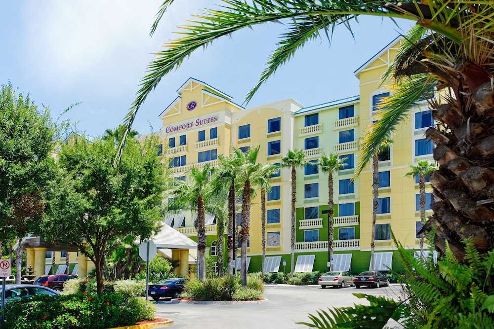 Comfort Suites Maingate East — Hotel building in Kissimmee, Florida