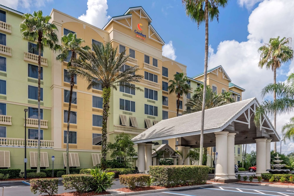 Comfort Suites Maingate East — Hotel building in Kissimmee, Florida