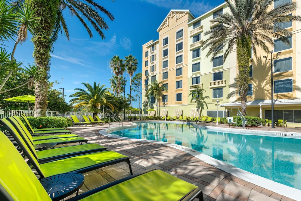 Comfort Suites Maingate East — Swimming pool in Kissimmee, Florida