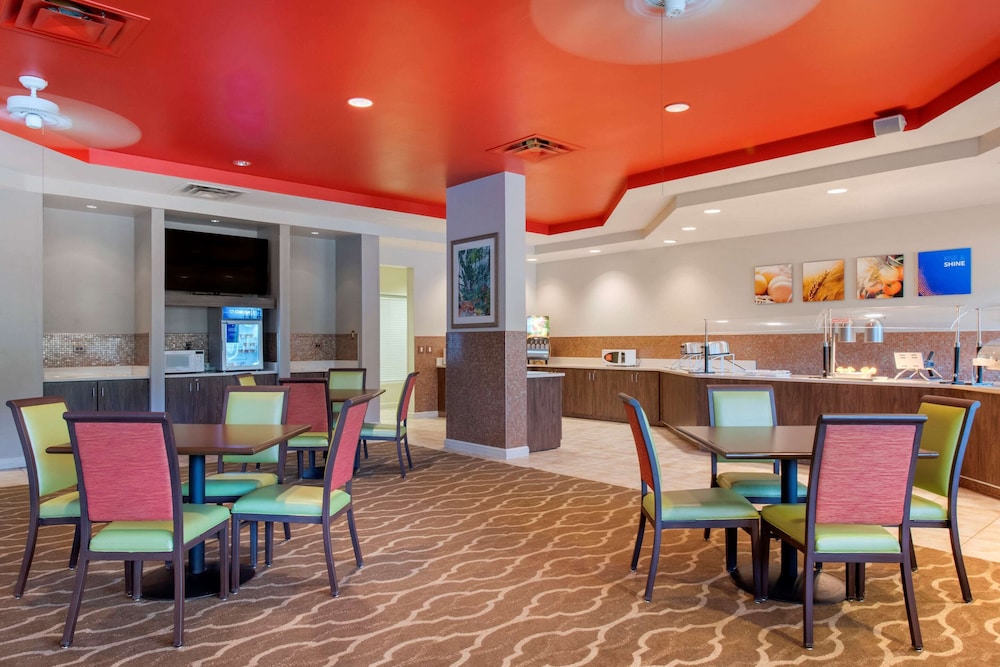 Comfort Suites Maingate East — Restaurant & bars in Kissimmee, Florida
