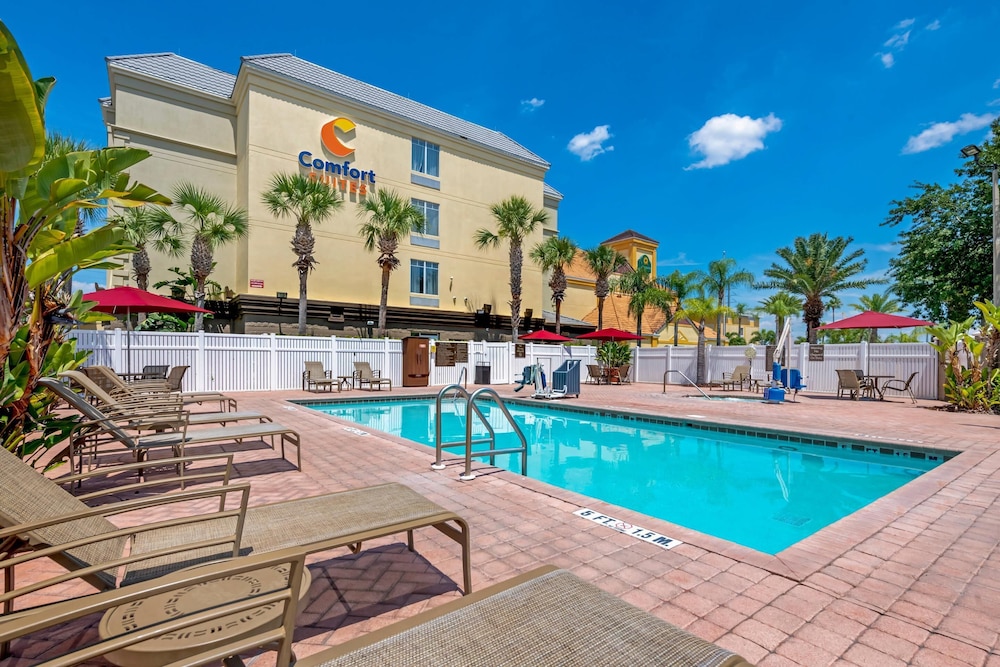 Comfort Suites Near Universal Orlando Resort
