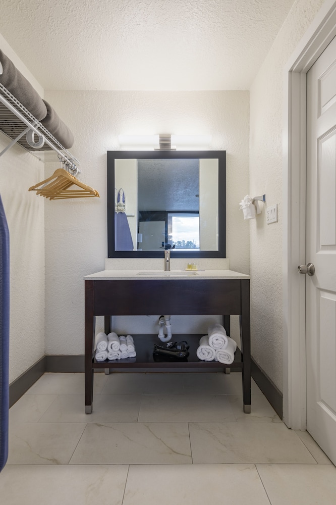 Hotel Monreale Express International Drive Orlando — Hotel rooms in Orlando, Florida
