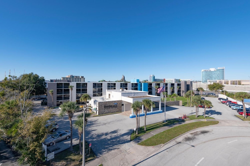 Hotel Monreale Express International Drive Orlando — Hotel building in Orlando, Florida