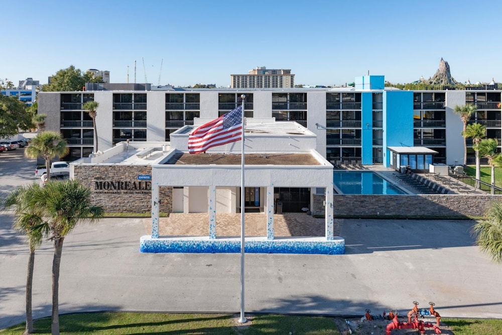 Hotel Monreale Express International Drive Orlando — Hotel building in Orlando, Florida