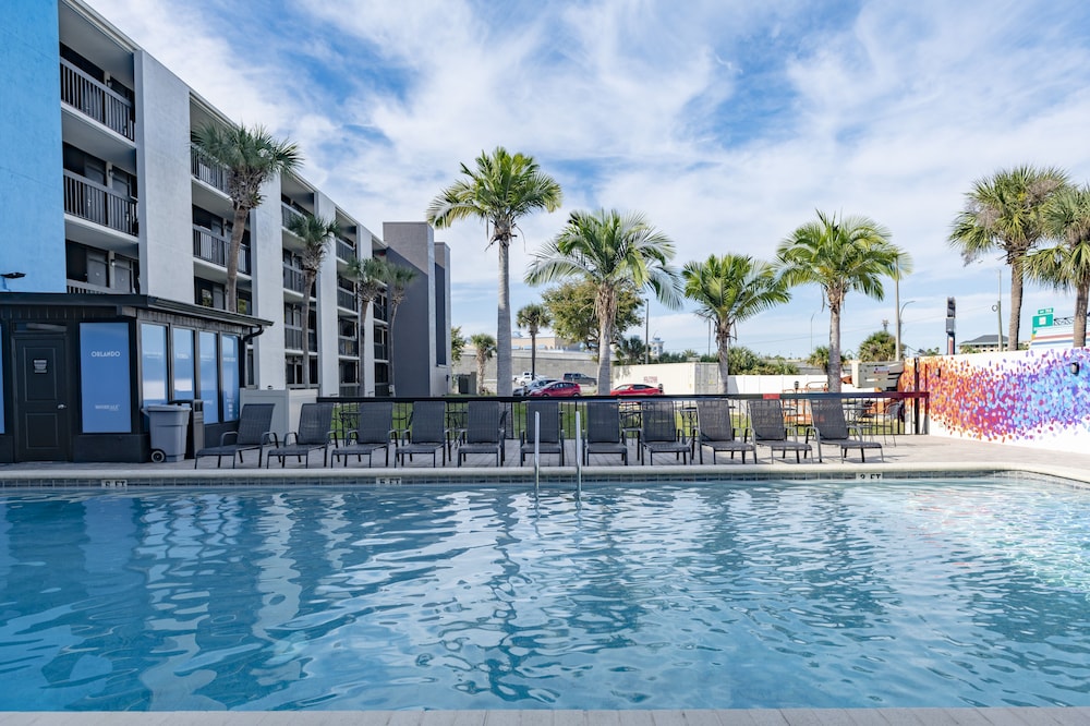 Hotel Monreale Express International Drive Orlando — Swimming pool in Orlando, Florida