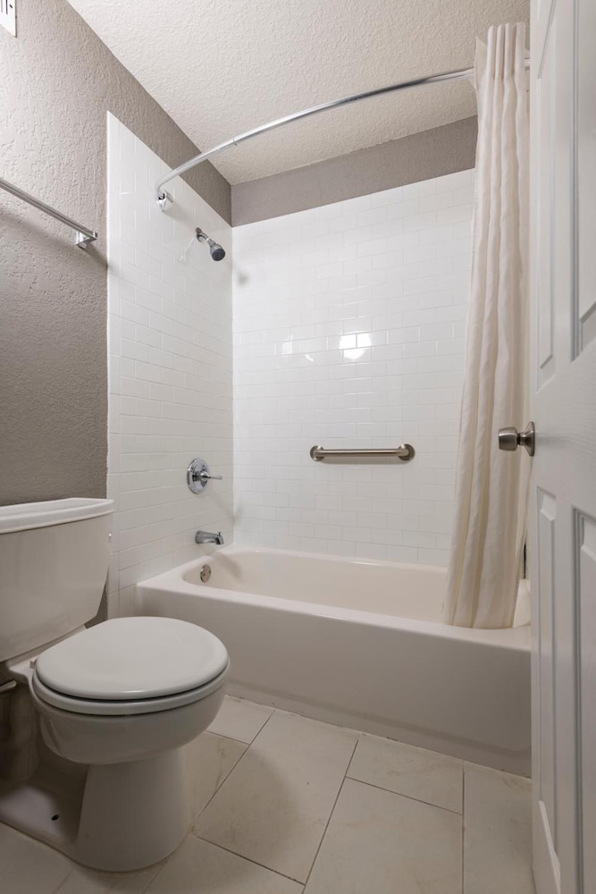 Hotel Monreale Express International Drive Orlando — Hotel rooms in Orlando, Florida