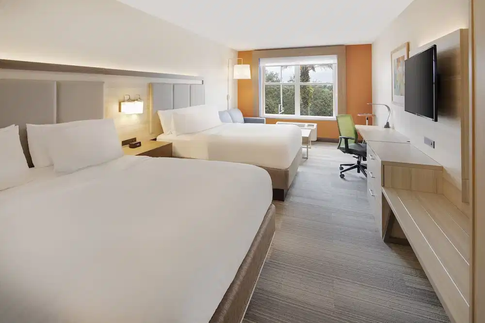 Holiday Inn Express & Suites S Lake Buena Vista by IHG — Hotel rooms in Kissimmee, Florida