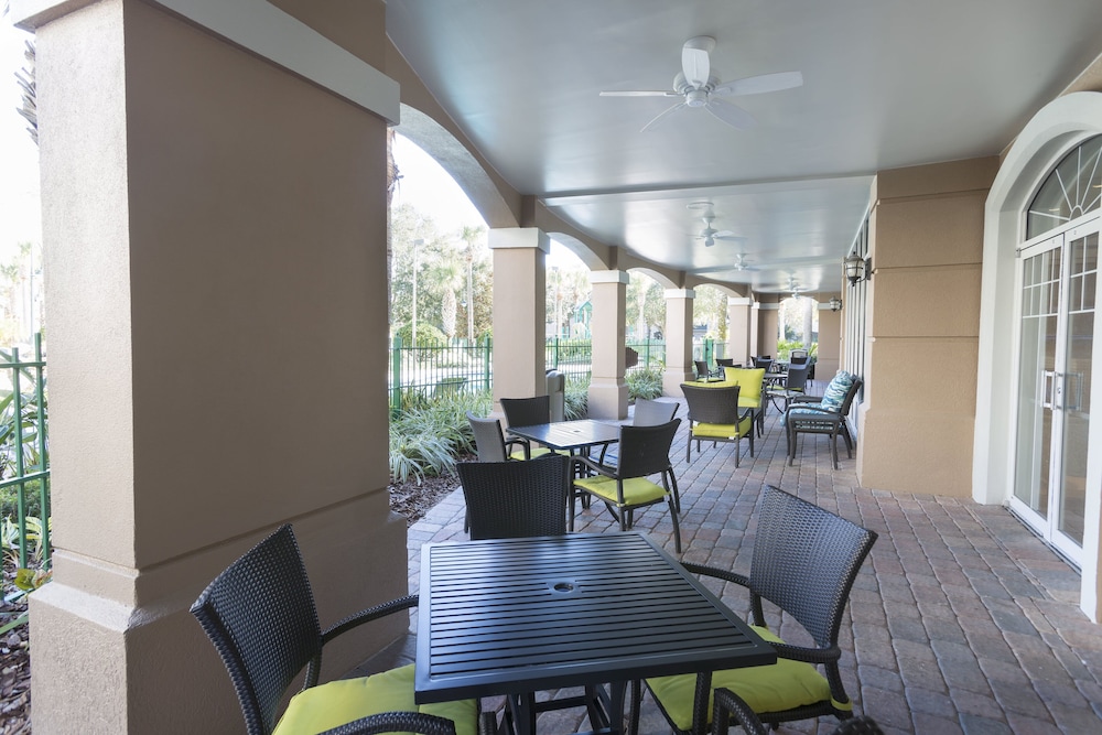 Holiday Inn Express & Suites S Lake Buena Vista by IHG — Restaurant & bars in Kissimmee, Florida