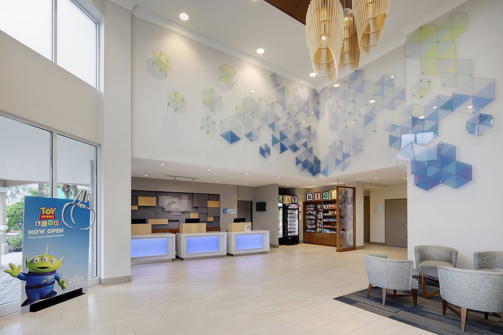 Holiday Inn Express & Suites S Lake Buena Vista by IHG — Hotel building in Kissimmee, Florida