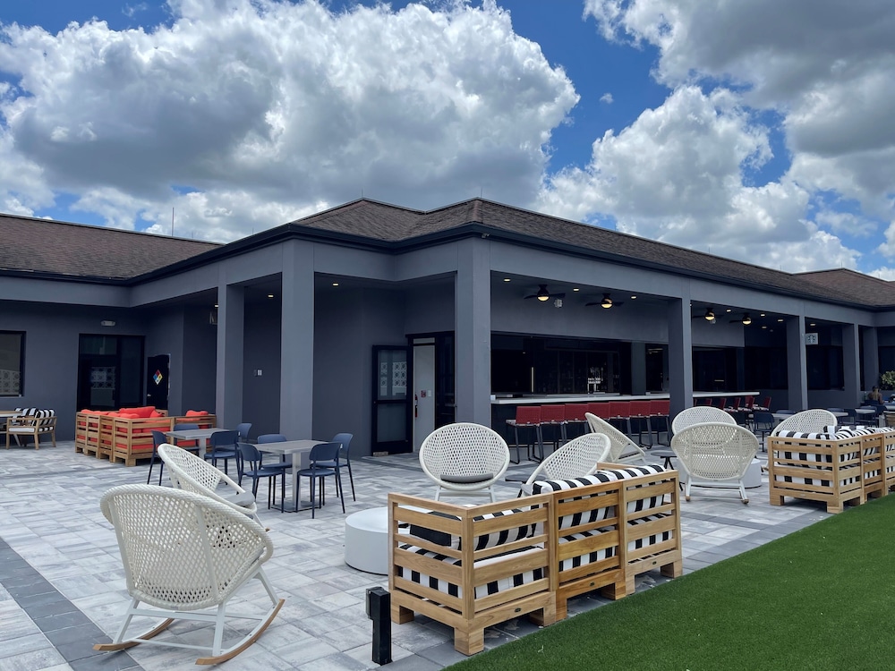 Courtyard by Marriott Lake Buena Vista at Vista Centre — Restaurant & bars in Orlando, Florida