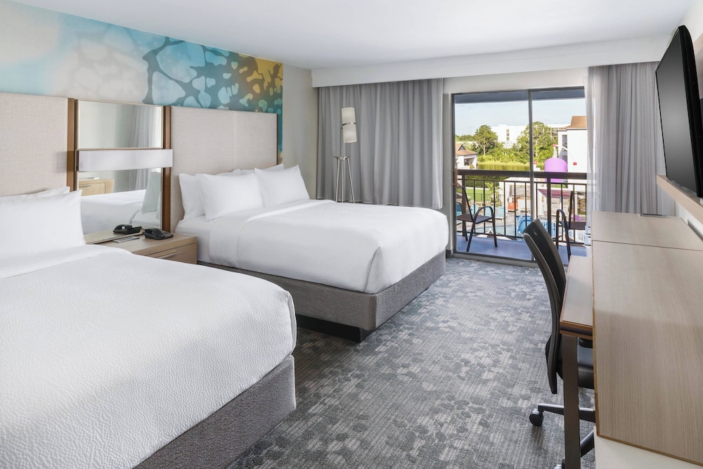 Courtyard by Marriott Lake Buena Vista at Vista Centre — Hotel rooms in Orlando, Florida