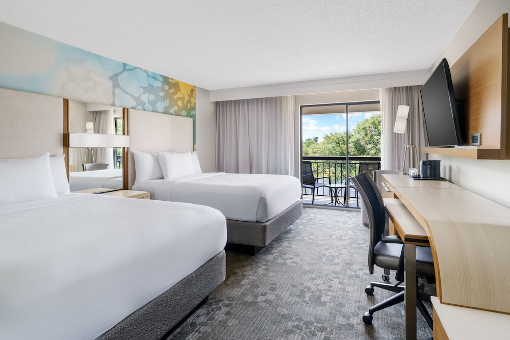 Courtyard by Marriott Lake Buena Vista at Vista Centre — Hotel rooms in Orlando, Florida
