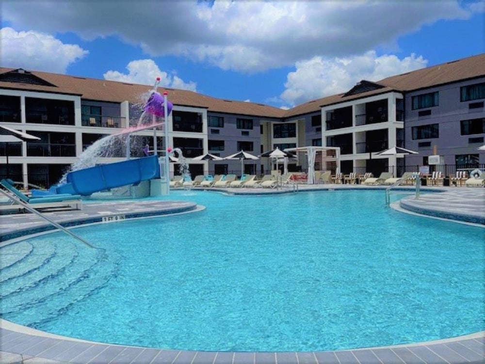 Courtyard by Marriott Lake Buena Vista at Vista Centre — Swimming pool in Orlando, Florida