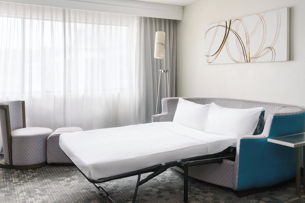 Courtyard by Marriott Lake Buena Vista at Vista Centre — Hotel rooms in Orlando, Florida