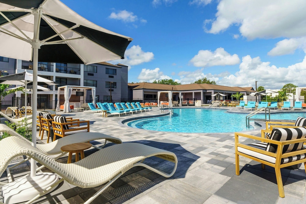 Courtyard by Marriott Lake Buena Vista at Vista Centre — Swimming pool in Orlando, Florida
