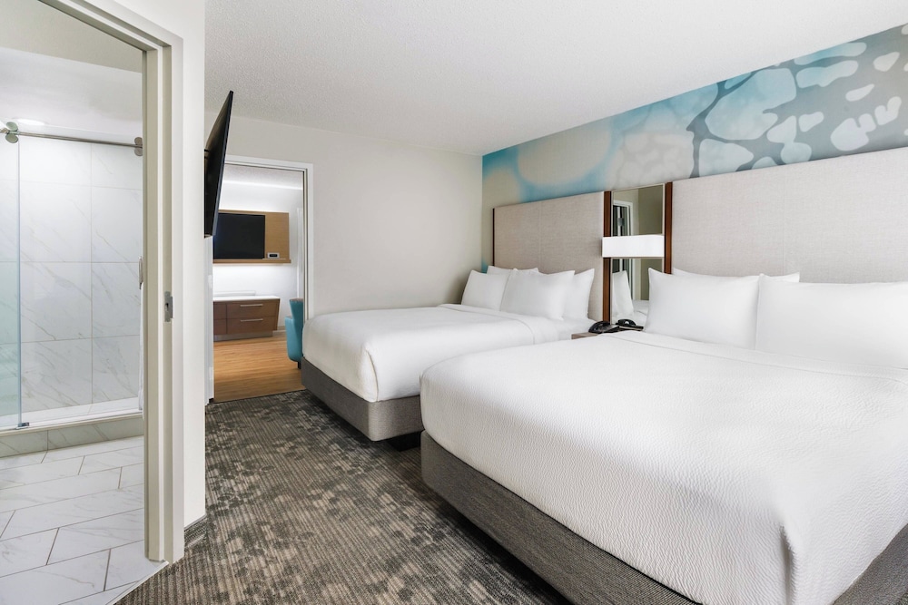 Courtyard by Marriott Lake Buena Vista at Vista Centre — Hotel rooms in Orlando, Florida