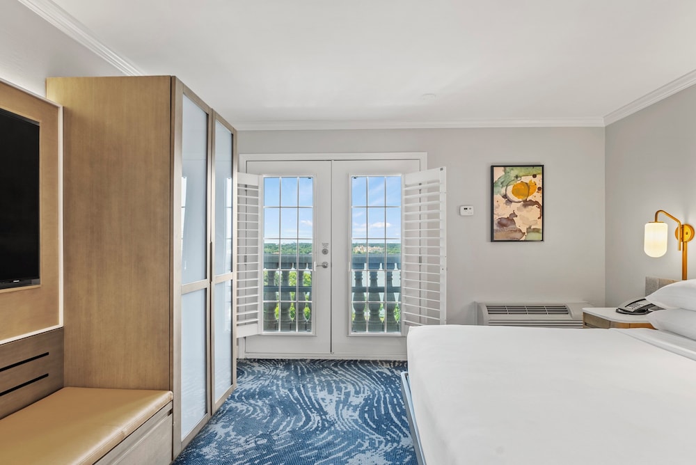 Crowne Plaza Orlando - Downtown by IHG — Hotel rooms in Orlando, Florida