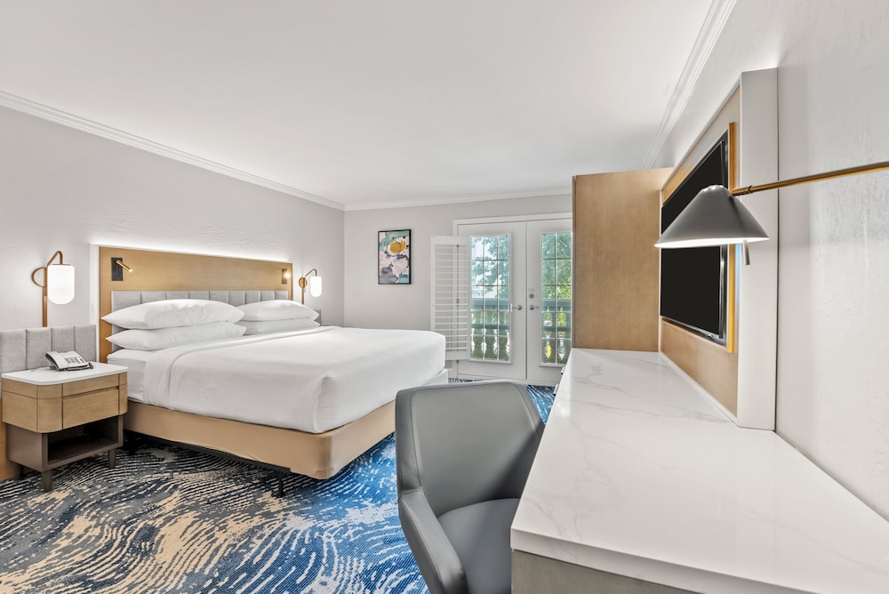 Crowne Plaza Orlando - Downtown by IHG — Hotel rooms in Orlando, Florida