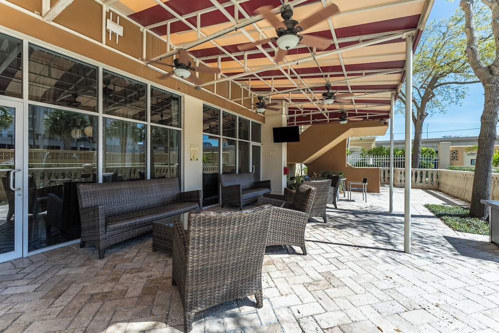 Crowne Plaza Orlando - Downtown by IHG — Restaurant & bars in Orlando, Florida