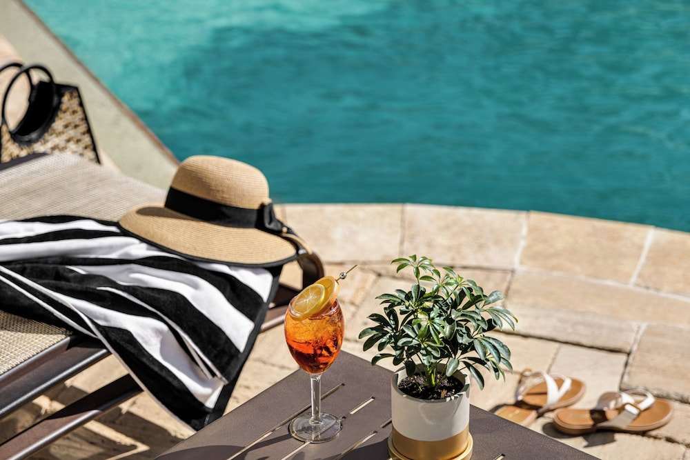 Crowne Plaza Orlando - Downtown by IHG — Swimming pool in Orlando, Florida
