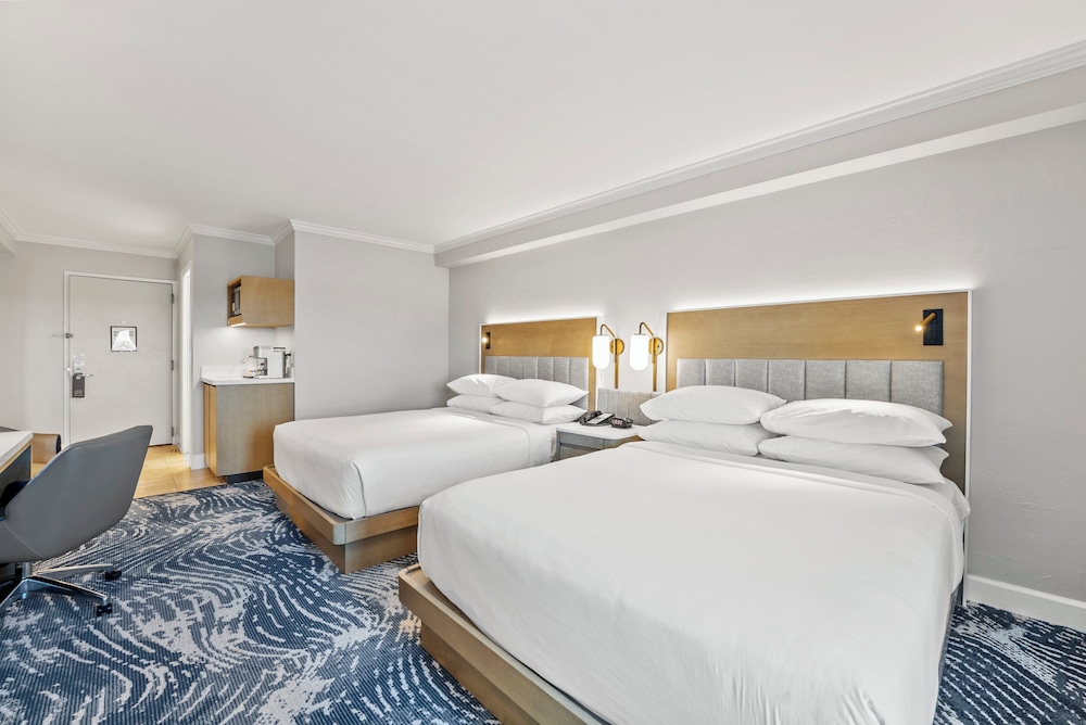 Crowne Plaza Orlando - Downtown by IHG — Hotel rooms in Orlando, Florida