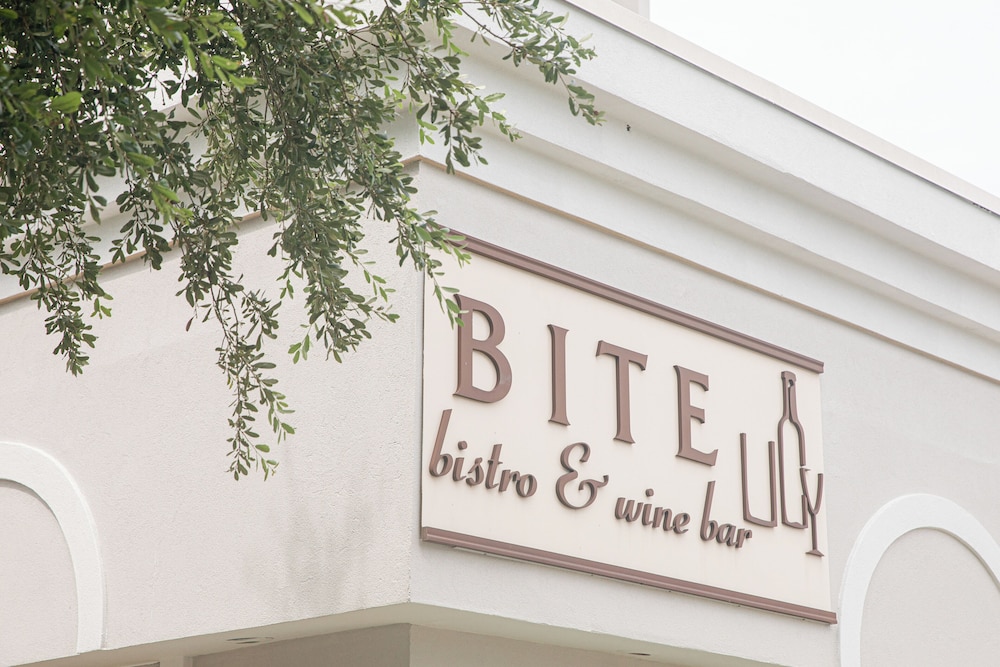 Crowne Plaza Orlando - Downtown by IHG — Restaurant & bars in Orlando, Florida
