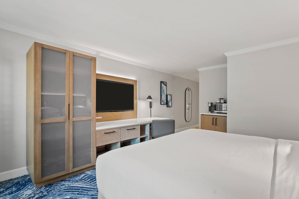 Crowne Plaza Orlando - Downtown by IHG — Hotel rooms in Orlando, Florida