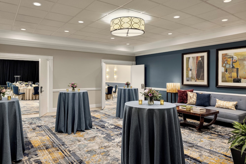 Crowne Plaza Orlando - Downtown by IHG — Restaurant & bars in Orlando, Florida