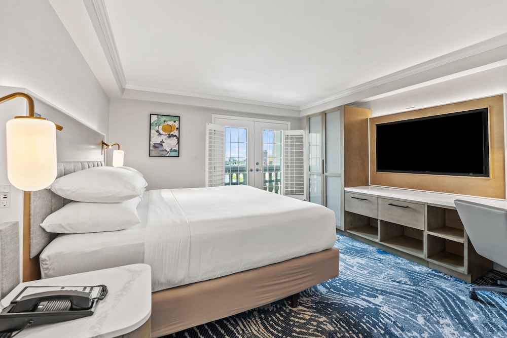 Crowne Plaza Orlando - Downtown by IHG — Hotel rooms in Orlando, Florida