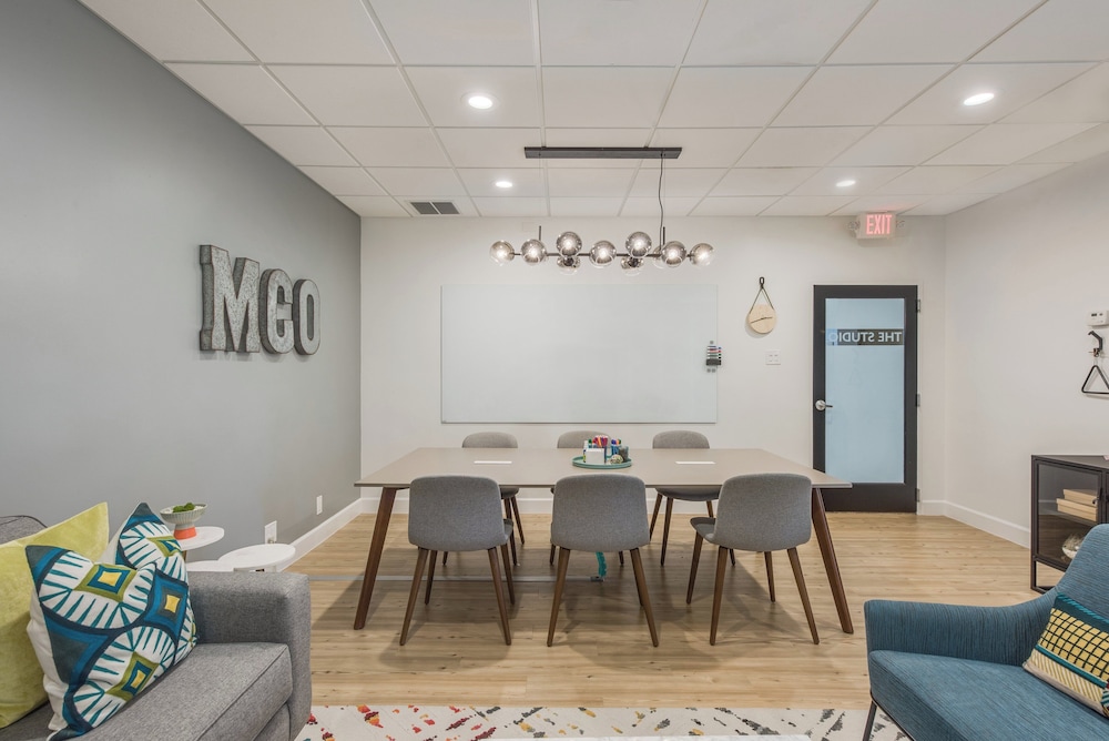 Crowne Plaza Orlando - Downtown by IHG — Hotel building in Orlando, Florida